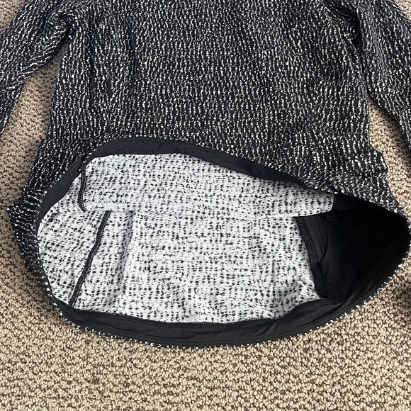 Lululemon long sleeve - Picture 6 of 6